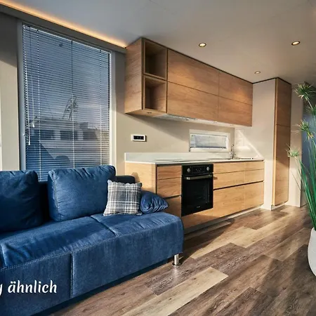 Schwimmendes Ferienhaus 